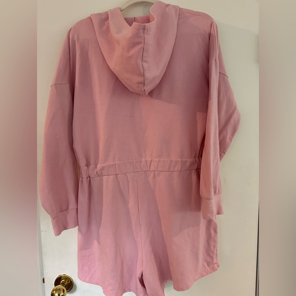 Smash & Tess pink shorts romper with hood - Picture 2 of 4